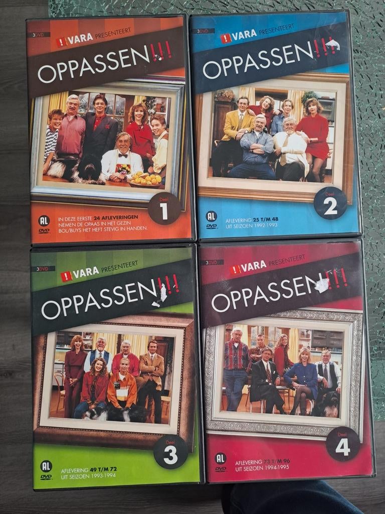 Oppassen - serie 1 t/m 4 (dvd), Cd's en Dvd's, Dvd's | Tv en Series, Alle leeftijden, Ophalen of Verzenden, Zo goed als nieuw
