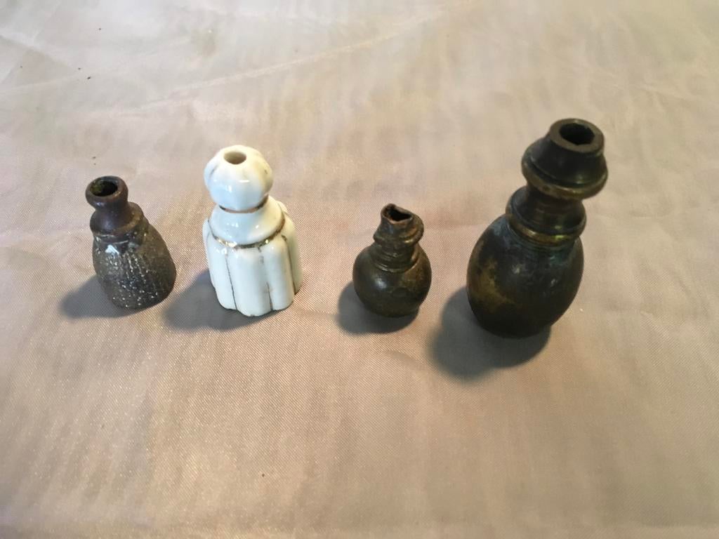 Vier Antieke Gordijn Hangers - Brons & Porselein, Ophalen of Verzenden