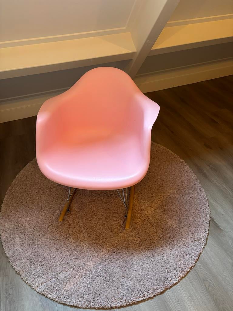 Leuke roze schommelstoel voor de kinderkamer, Huis en Inrichting, Stoelen, Ophalen, Kunststof, Overige kleuren, Zo goed als nieuw