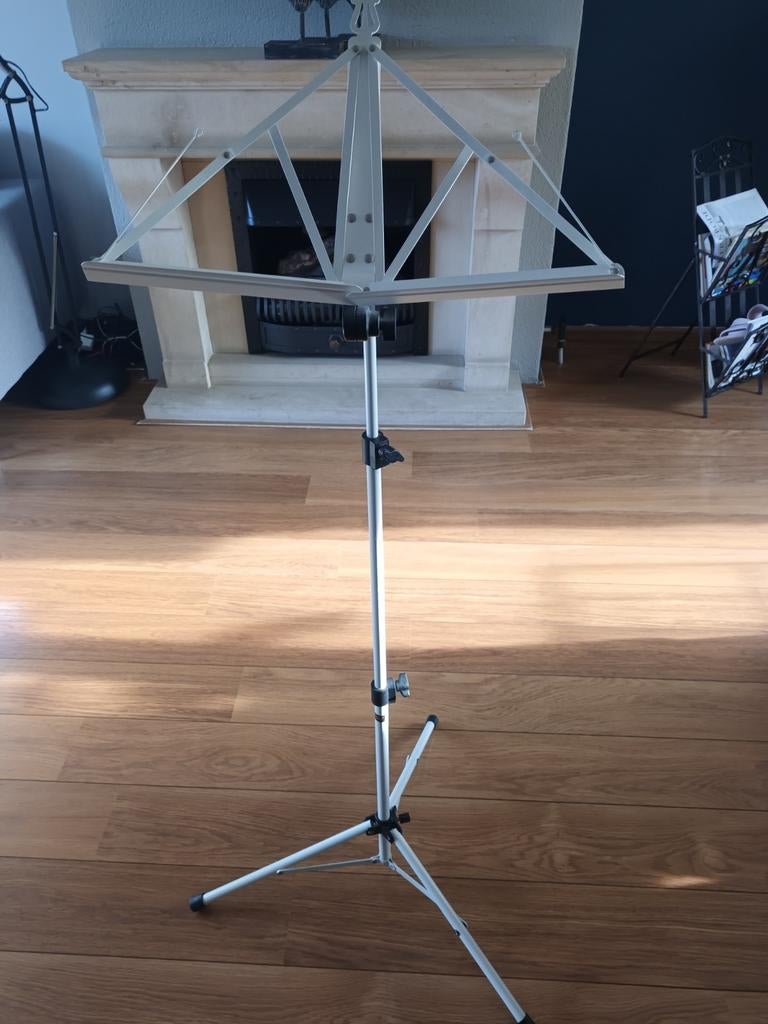 Muziekstandaard - Verstelbaar 78-130cm, Ophalen of Verzenden