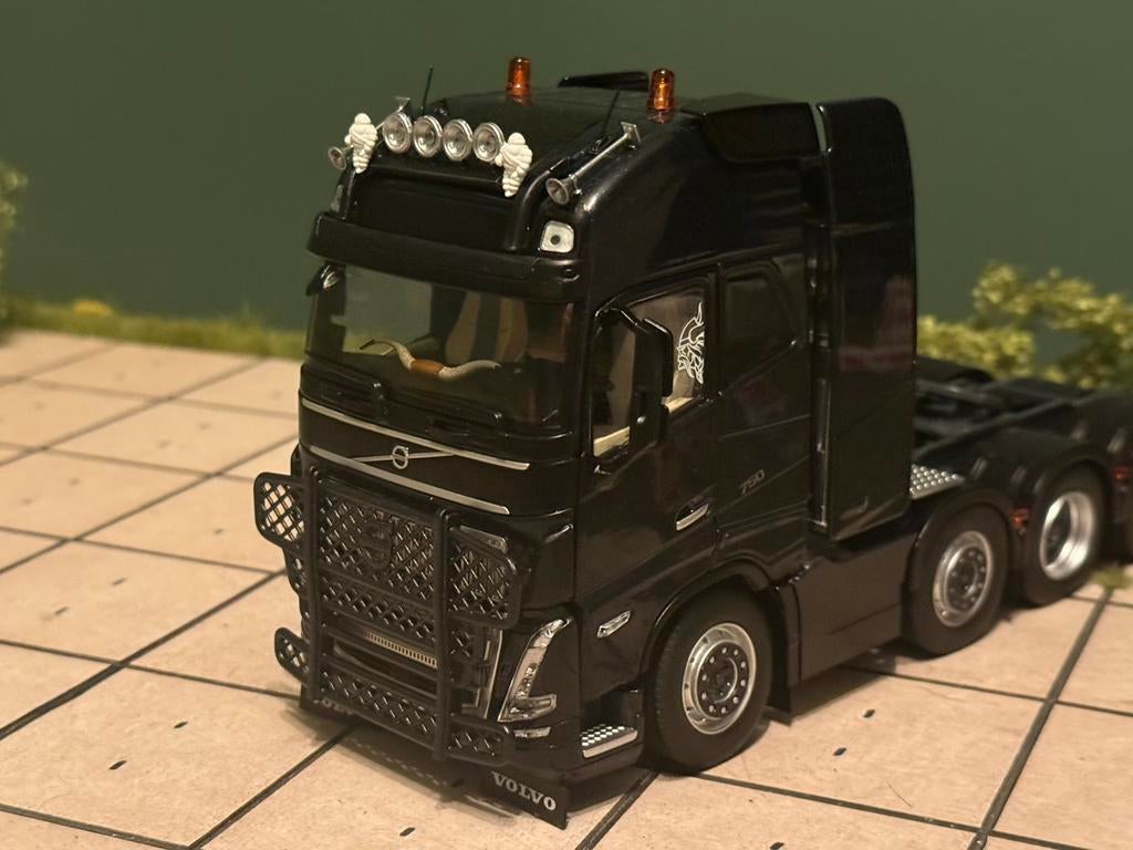Volvo FH 5 8x4 Marge  models 1:32 verbouwd, Ophalen of Verzenden, Zo goed als nieuw, Tractor of Landbouw, Overige merken