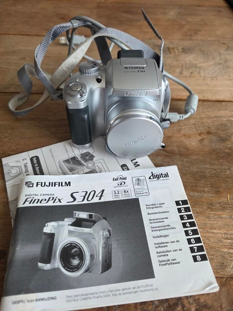 Fujifilm FinePix S304 Digitale Camera, Gebruikt, Compact, Ophalen of Verzenden, 4 t/m 7 keer