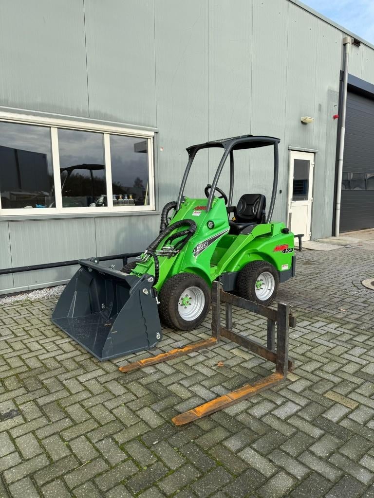 shovel Avant 423 te huur, Ophalen, Tuinaarde