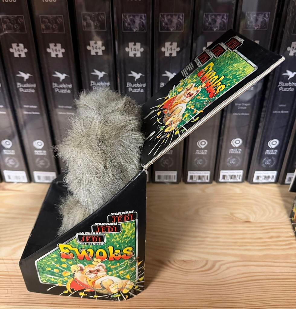 Star Wars Vintage Ewok Plushie Leeni Tri-Logo Doos Haiti, Ophalen of Verzenden, Zo goed als nieuw, Actiefiguurtje