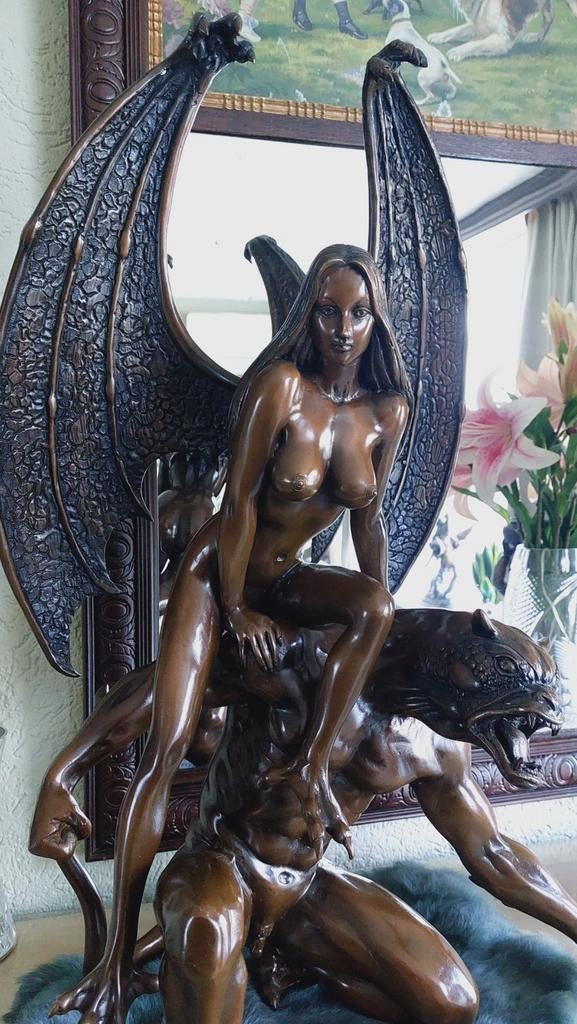 Exclusief bronzen beeld Succubus met demon 70 cm hoog, Ophalen
