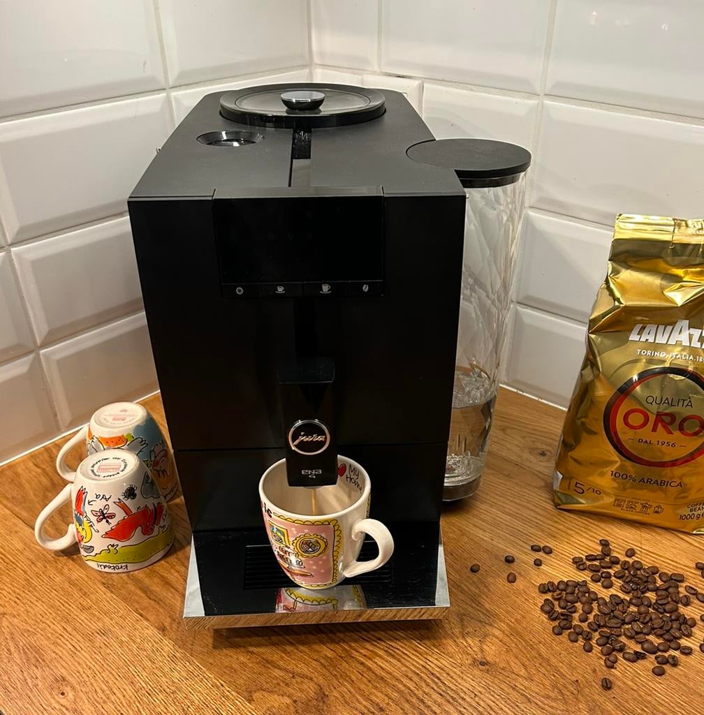 Zeer mooie Jura Ena 4   3 Jaar oud 🎉🎉☕️☕️☕️☕️, Witgoed en Apparatuur, Koffiezetapparaten, Ophalen of Verzenden, Zo goed als nieuw