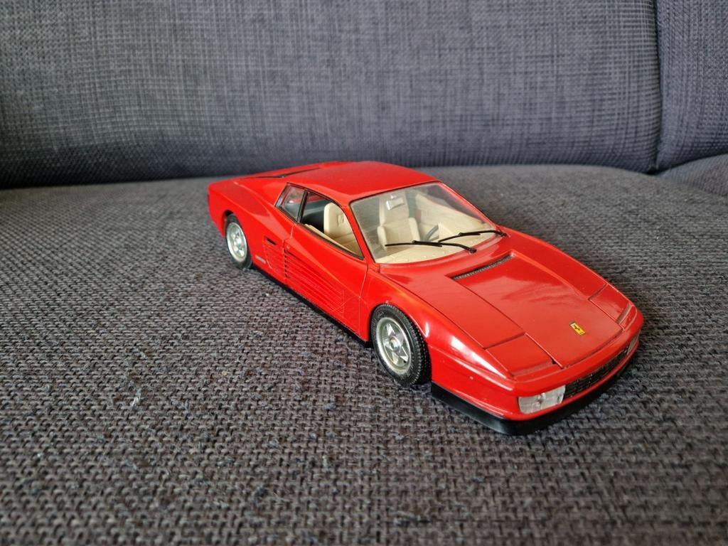 Ferrari Testarossa (1984), Hobby en Vrije tijd, Modelauto's | 1:18, Ophalen of Verzenden, Zo goed als nieuw, Bburago