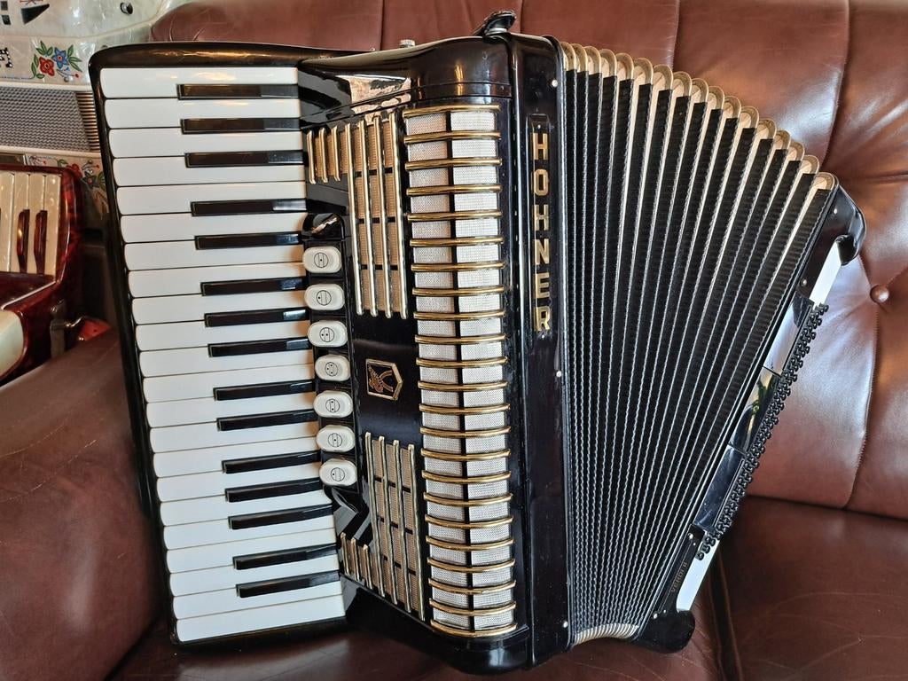 Accordeon HOHNER VERDI II 96 Bas (NIEUWSTAAT), Muziek en Instrumenten, Met koffer, Zo goed als nieuw, 96-bas, Hohner
