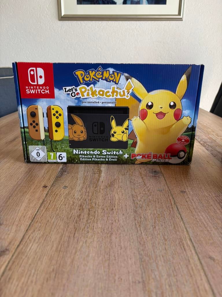 Nintendo switch pokemon editie, Ophalen, Gebruikt, Met 2 controllers, Switch Original