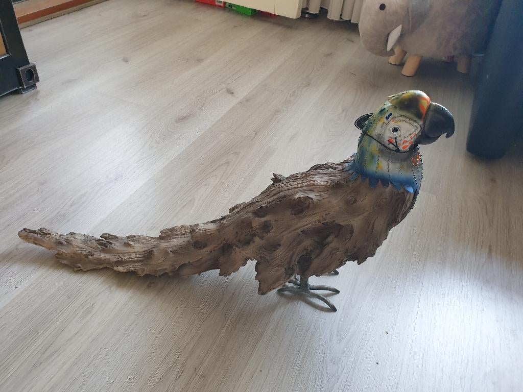 beeld papegaai kunststof hout look met metalen masker nieuw, Ophalen of Verzenden