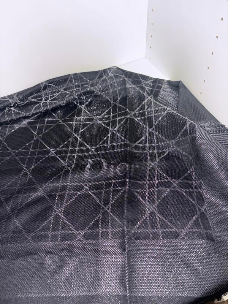 Dior Sjaal Zwart Zilver, Ophalen of Verzenden, Zo goed als nieuw, Maat 46/48 (XL) of groter, Sjaal