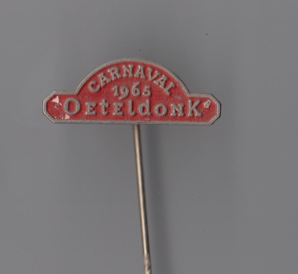 Carnaval Oeteldonk 1965 Den Bosch speldje, Verzamelen, Gebruikt, Niet vindbaar, Niet vindbaar, Speldje of Pin