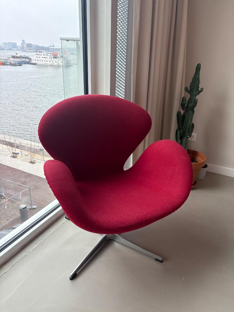 Design stoel swan, Ophalen, Rood, Gebruikt, Swan design