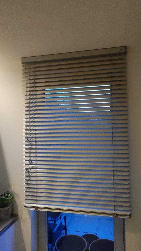 Luxaflex Jalousie - 110cm breed, 230+cm hoog, incl. hangers, Huis en Inrichting, Stoffering | Gordijnen en Lamellen, Ophalen, Gebruikt