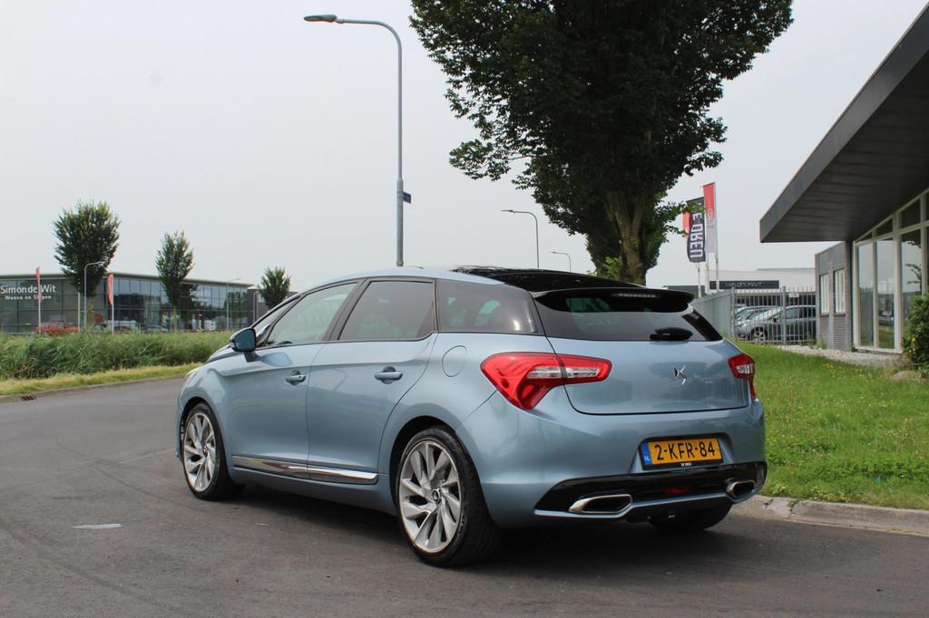 Citroen DS5 200pk Sport Chic | DENON | PANORAMA | TREKHAAK |, Auto's, Voorwielaandrijving, Euro 5, Gebruikt, Zwart