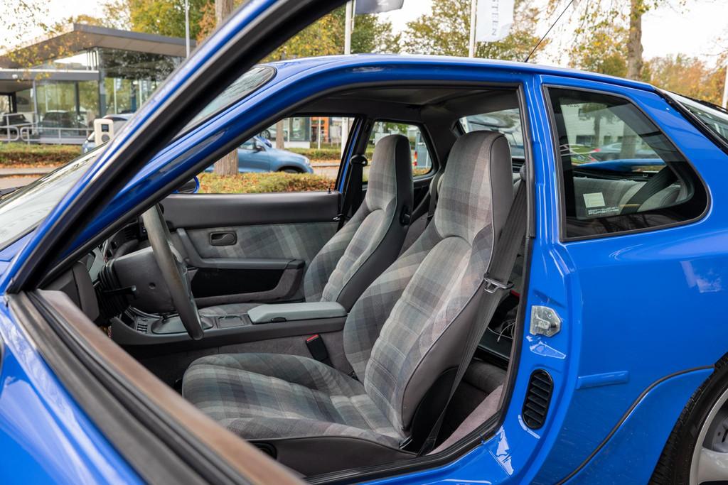 Porsche 968 3.0 Coupé Volledige historie | Gerestaureerd, Automaat, Gebruikt, Zwart, 4 cilinders