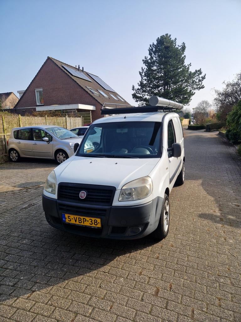 Fiat Doblo 2009 1.3 JTD – Veel onderhoud recent + inrichting, Voorwielaandrijving, 74 pk, Zwart, 4 cilinders