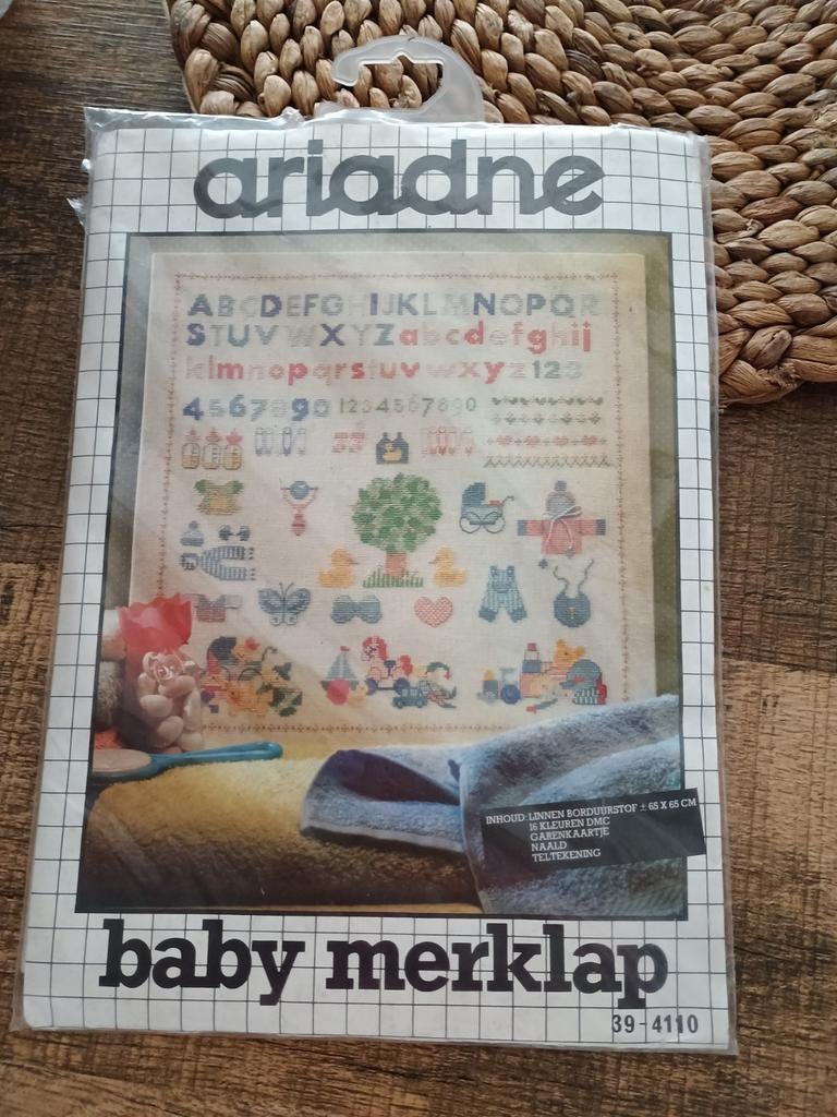 Ariadne Borduurpakket - Baby merklap, Ophalen of Verzenden, Borduurpakket