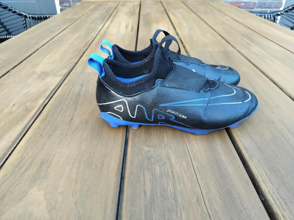 Nike voetbalschoenen maat 35, Sport en Fitness, Voetbal, Ophalen of Verzenden