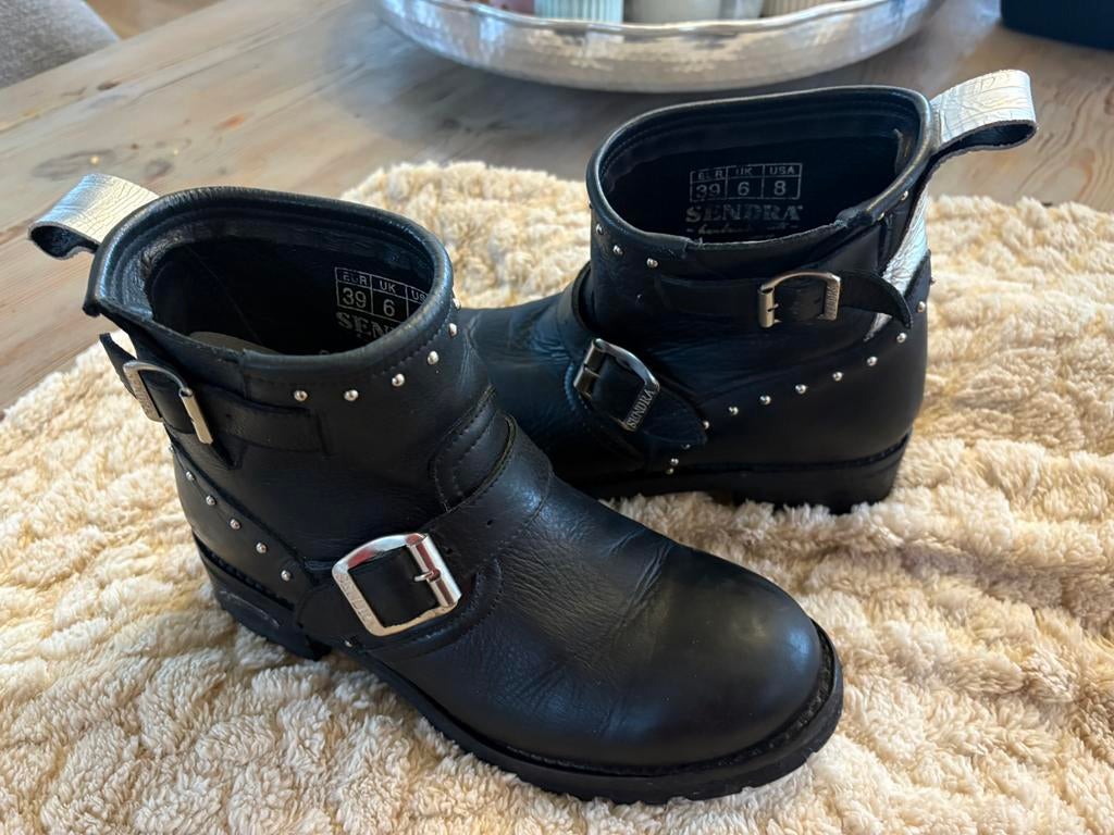 Sendra halve hoge laarsjes mt 39, Zwart, Lage of Enkellaarzen, Ophalen of Verzenden, Zo goed als nieuw