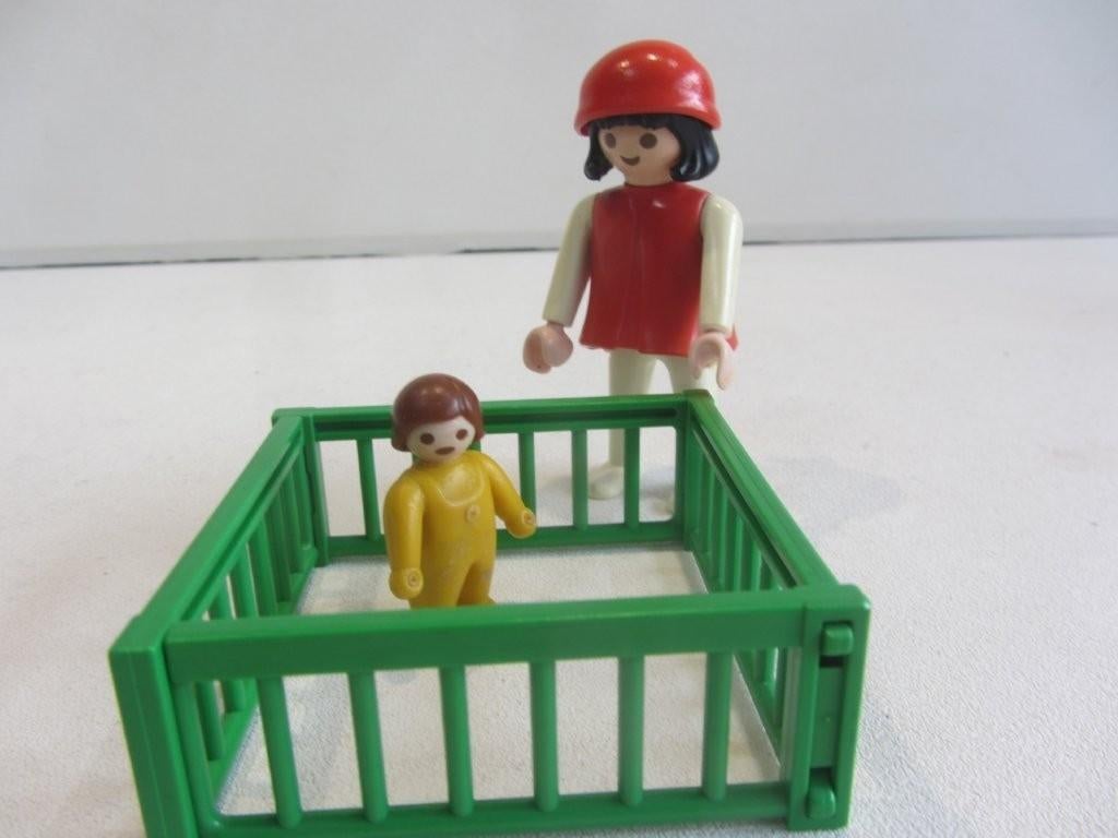 Playmobil vintage baby in box   Babysitter, Ophalen of Verzenden, Gebruikt, Los playmobil