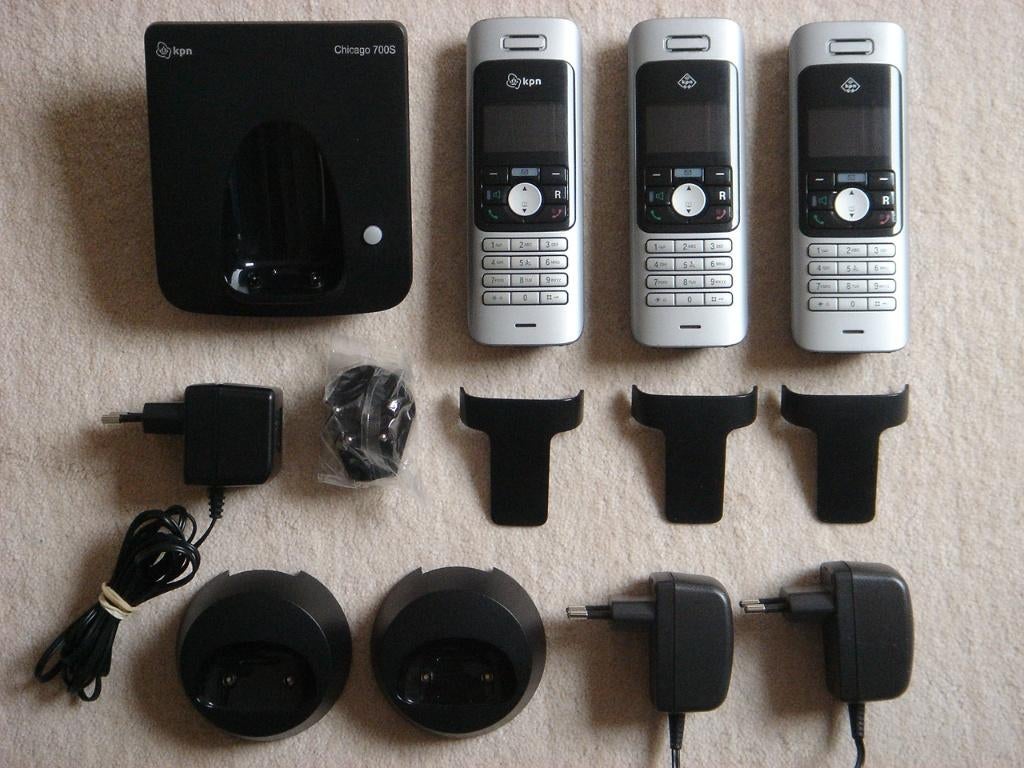 Chicago 700S DECT telefoons met basisstation en 4 handsets !, Telecommunicatie, Vaste telefoons | Handsets en Draadloos, Gebruikt