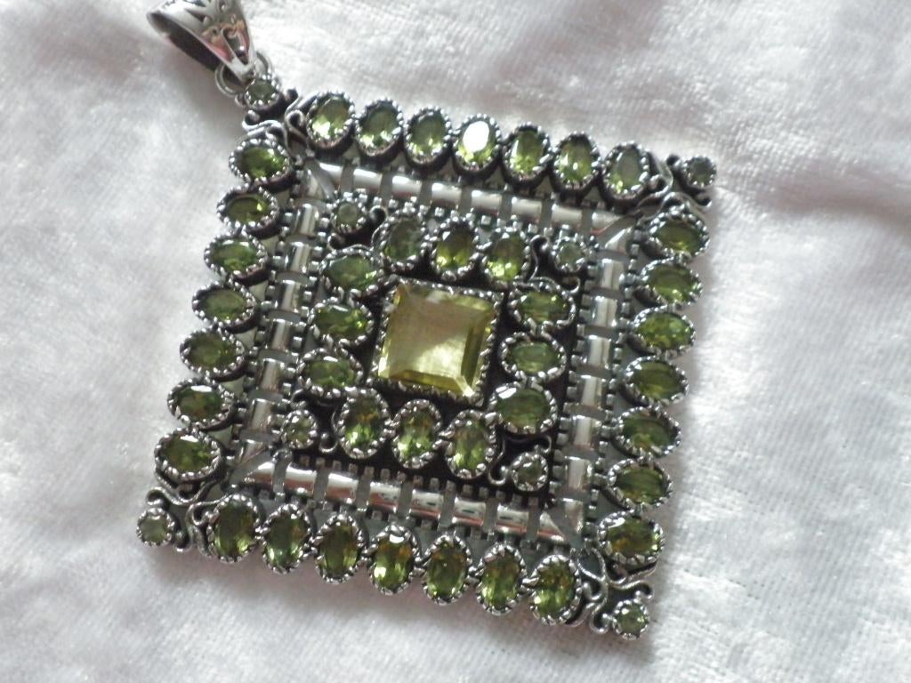 Prachtig Artistieke Super Grote Zilveren Hanger met Peridot, Verzenden, Zilver, Hanger, Met edelsteen