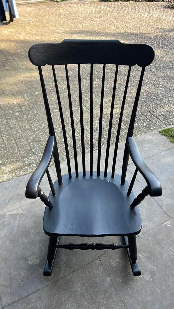 Schommelstoel zwart, Huis en Inrichting, Stoelen, Ophalen, Zo goed als nieuw, Zwart, Eén