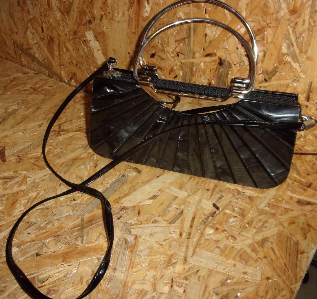 Vintage handtas hand tasje zwart lak waaier, Sieraden, Tassen en Uiterlijk, Tassen | Schoudertassen, Ophalen of Verzenden, Zo goed als nieuw