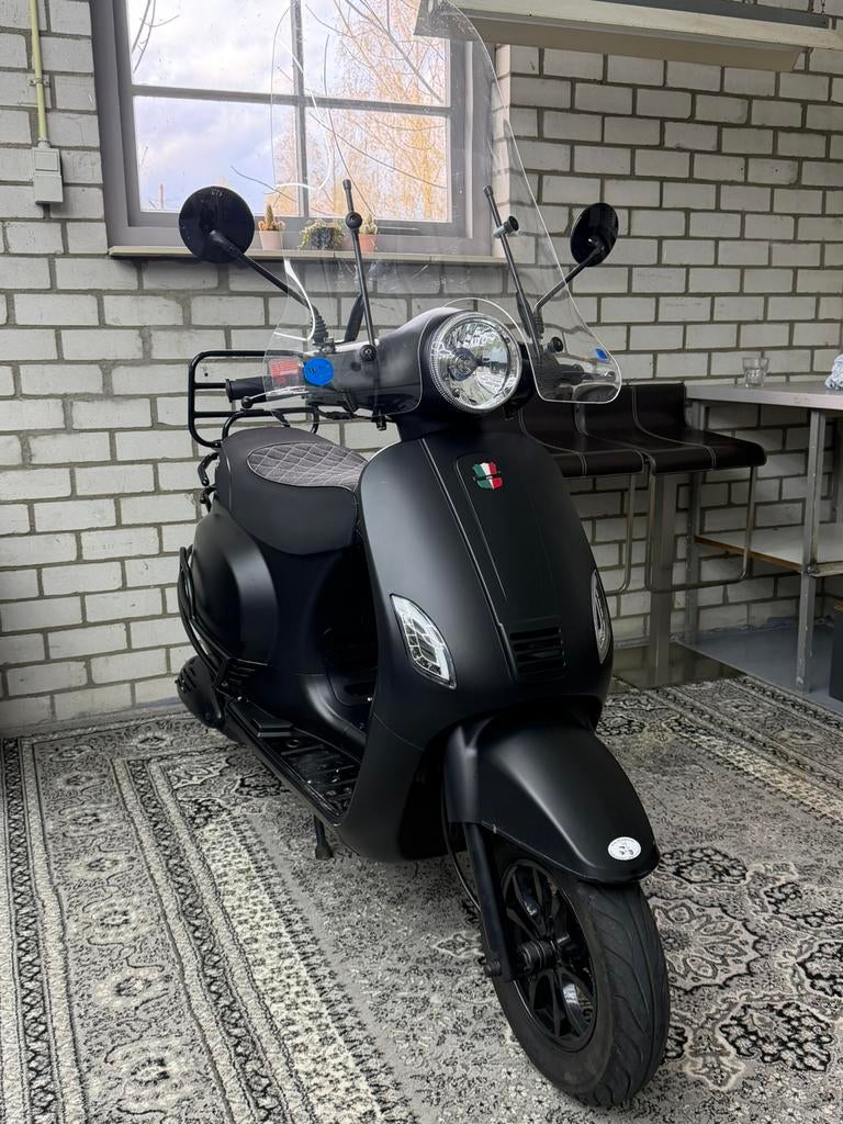 GTS Toscana Dynamic Scooter 7077 km, Zo goed als nieuw, Benzine, Ophalen, Overige merken