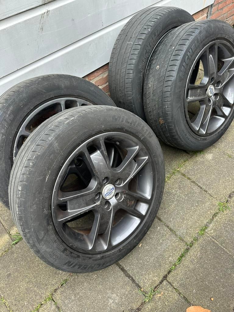 Volvo velgen maat 205/55R17, Ophalen