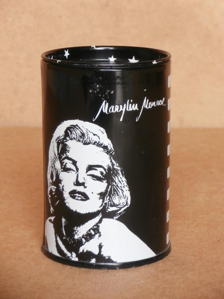 Vintage spaarpotje Marylin Monroe blikje spaarpot oud Balvi, Ophalen of Verzenden, Gebruikt, Metaal of Blik, Overige thema's