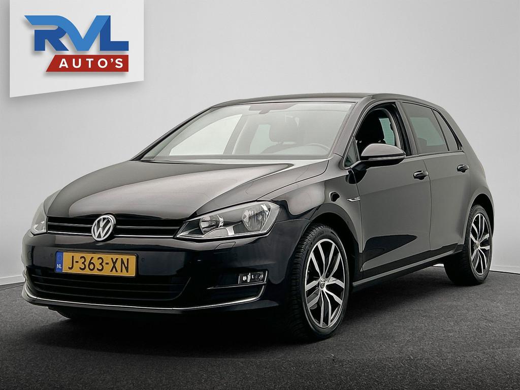 Volkswagen Golf 1.2 TSI Business | Navigatie | PDC | Stoelve, Voorwielaandrijving, Stof, Gebruikt, 4 cilinders