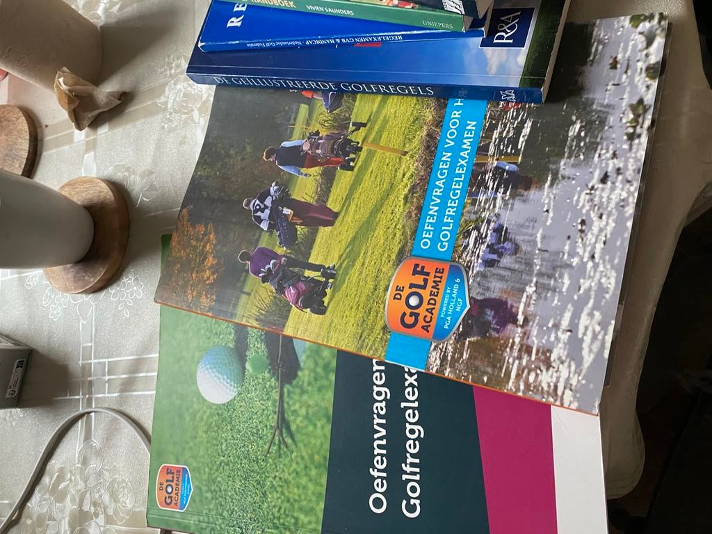 Golfboeken: Regels, Handboek, Oefenvragen & Meer, Ophalen of Verzenden, Gelezen, Balsport