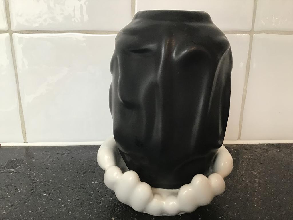 Ikea vaas Per B. Subdberg.2018, Huis en Inrichting, Woonaccessoires | Vazen, Overige kleuren, Aardewerk of Porselein, Ophalen of Verzenden