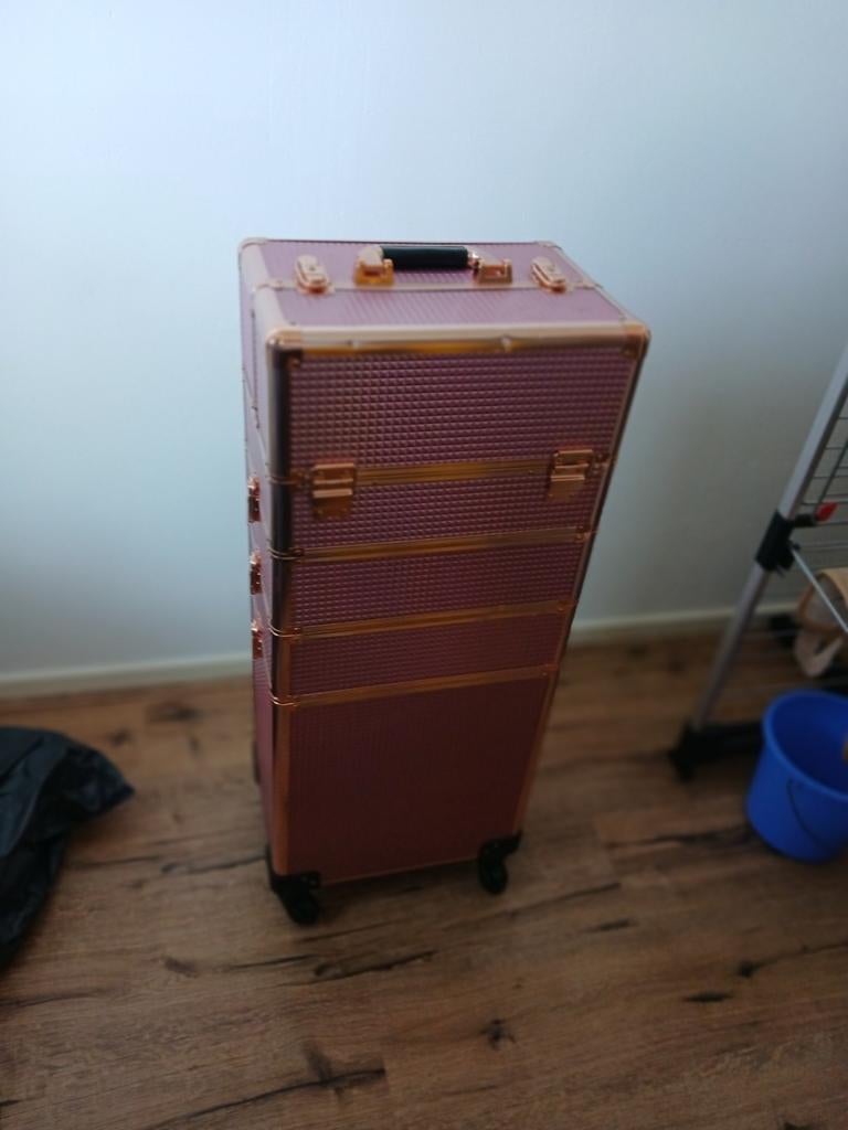 Zo goed als nieuwe make-up koffer, Sieraden, Tassen en Uiterlijk, Beautycases, Ophalen of Verzenden, Zo goed als nieuw, Roze, Hardcase