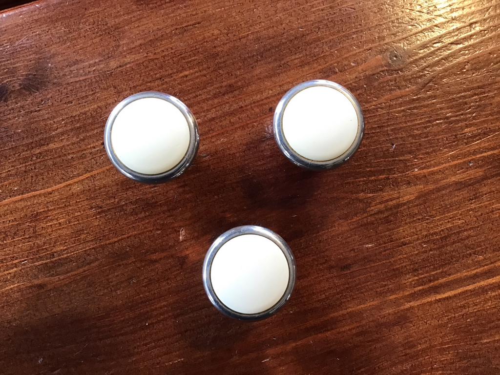 22 Keukenkast knopjes wit/messing, Ophalen of Verzenden, Metaal, Wit, Overige merken