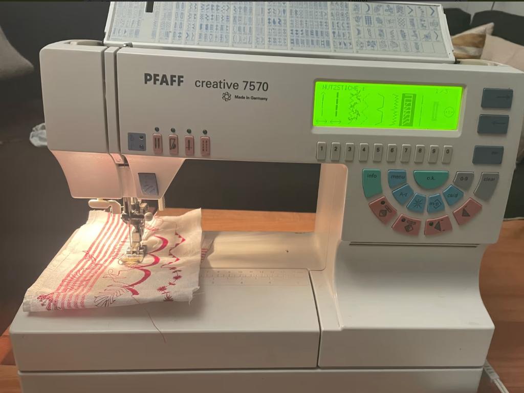 PFAFF CREATIVE 7570 NAAI-BORDUURMACHINE, Hobby en Vrije tijd, Borduren en Borduurmachines, Gebruikt, Borduurmachine, Machineborduren