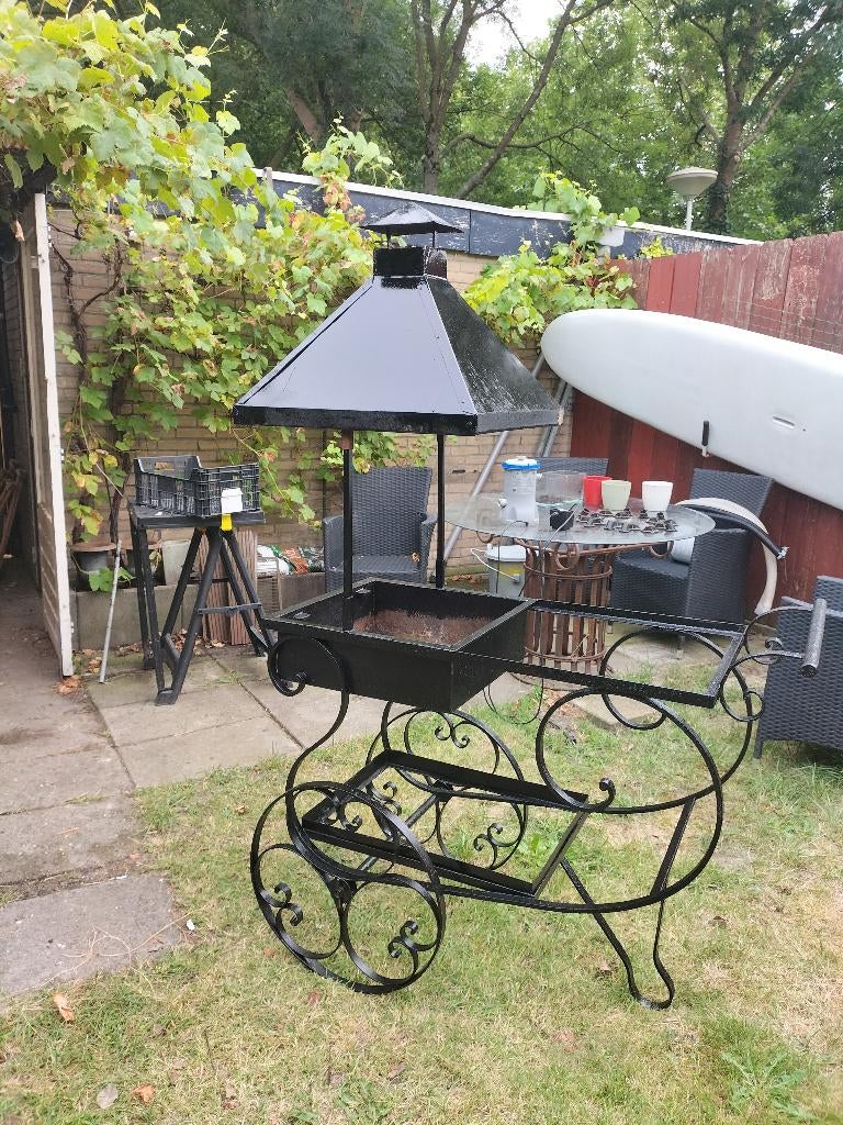 Smeedijzeren BBQ kar, Ophalen, Gebruikt