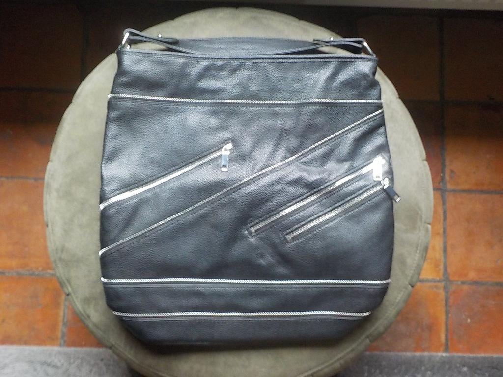 prachtige zwarte design schoudertas van MANGO tas, Ophalen of Verzenden, Zo goed als nieuw, Zwart, Overige merken