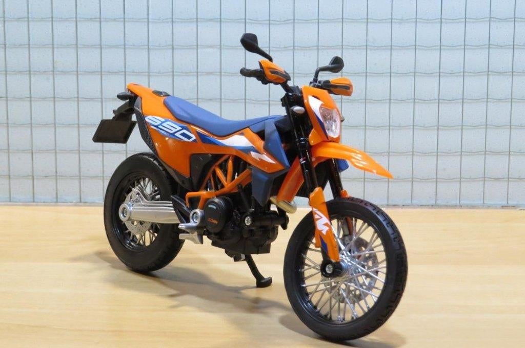 KTM 690 SMC R supermotard 1:12 23094, May Cheong Group France S.A.S., Nieuw, Ophalen of Verzenden, 1:9 t/m 1:12