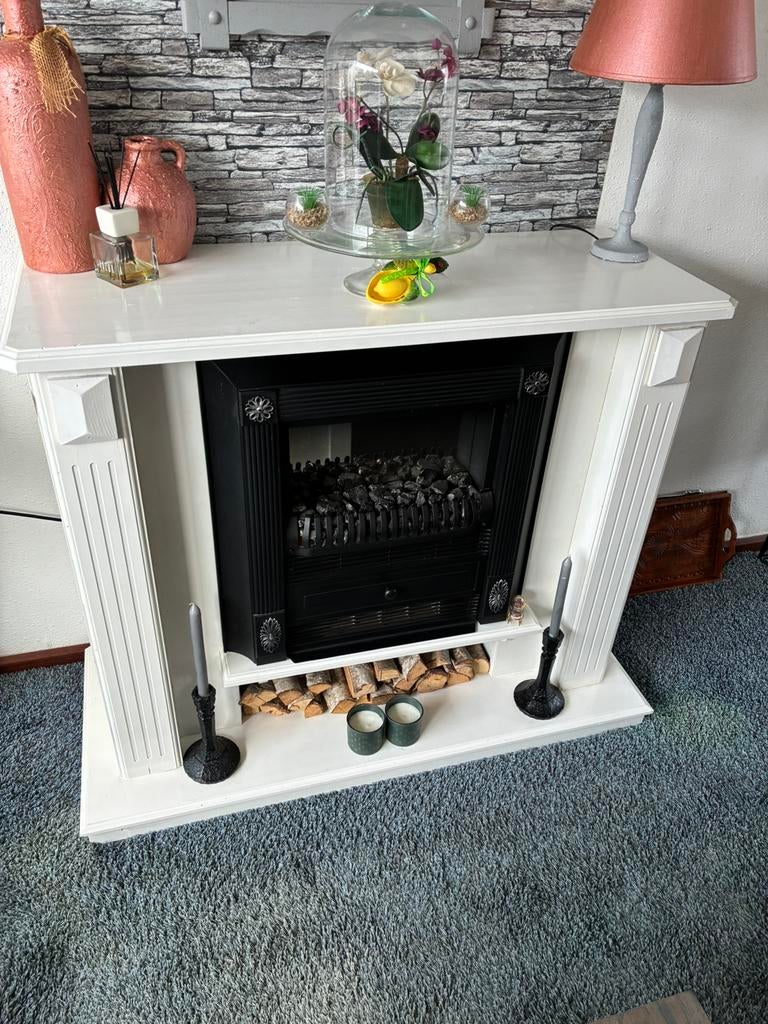 Elektrische kachel/verwarming met ombouw, Ophalen, Zo goed als nieuw, Vrijstaande haard, Elektrische haard