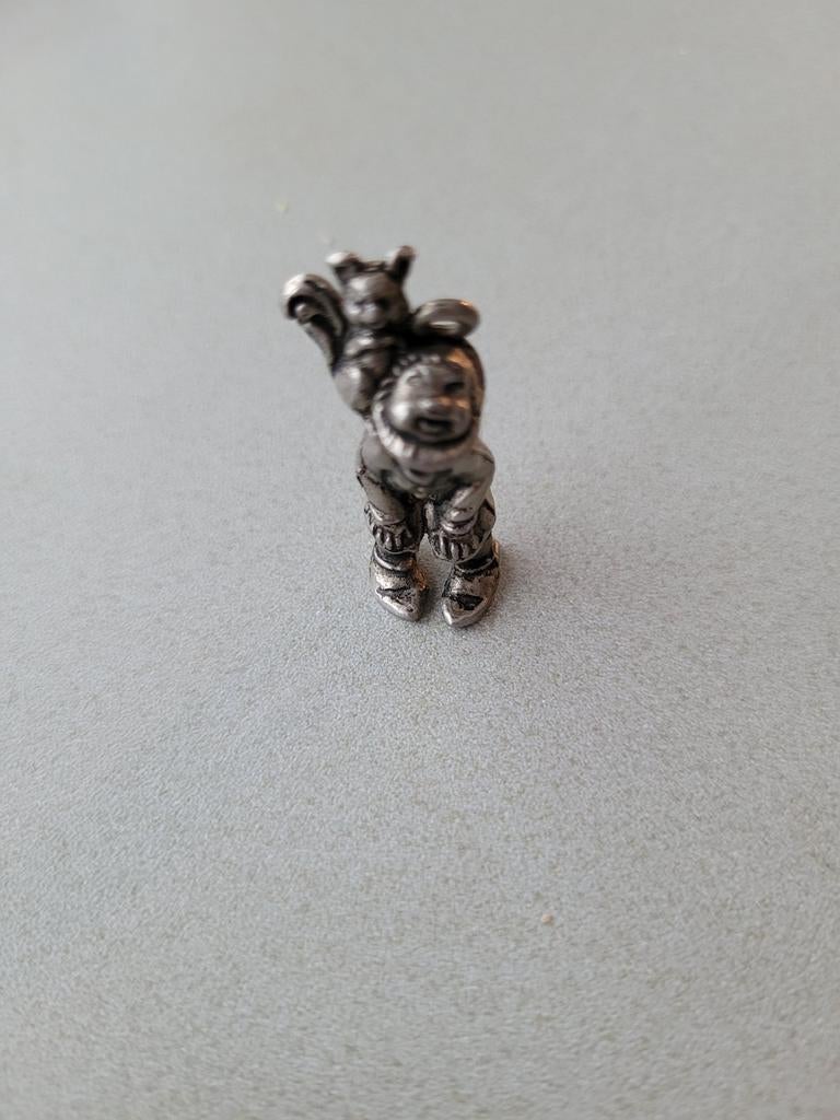 Kabouter met eekhoorn, Verzamelen, Poppetjes en Figuurtjes, Ophalen of Verzenden, Zo goed als nieuw