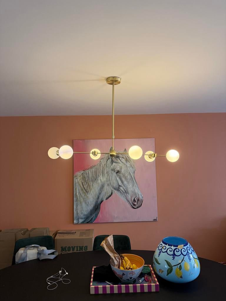 Gouden hanglamp met opaalglas, Westwing Aurelia, Huis en Inrichting, Lampen | Hanglampen, Ophalen, Zo goed als nieuw, Glas, 75 cm of meer