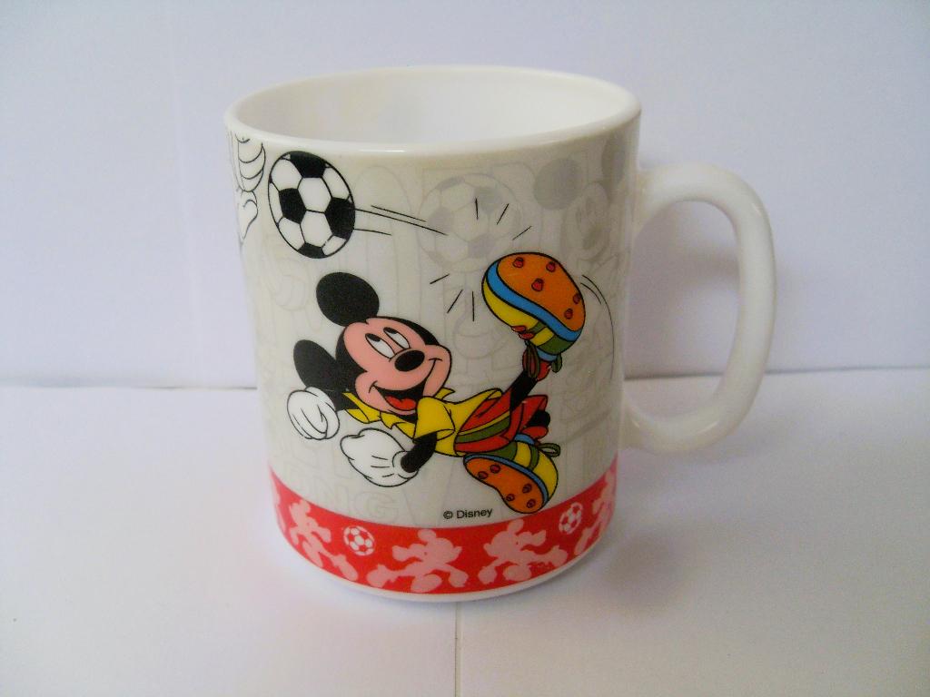 Disney Mok Sport Mickey Mouse Arcopal Beker, Ophalen of Verzenden, Mickey Mouse, Zo goed als nieuw, Servies