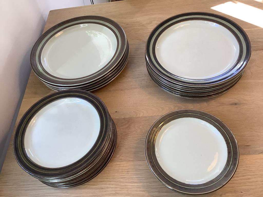 Arabia Karelia servies 65 stuks, Huis en Inrichting, Keuken | Servies, Ophalen of Verzenden, Zo goed als nieuw, Overige stijlen