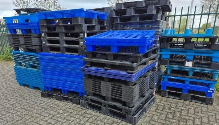 137 kunststof pallets 120x100 cm - Diverse kwaliteit, Ophalen of Verzenden, Zo goed als nieuw, Pallet
