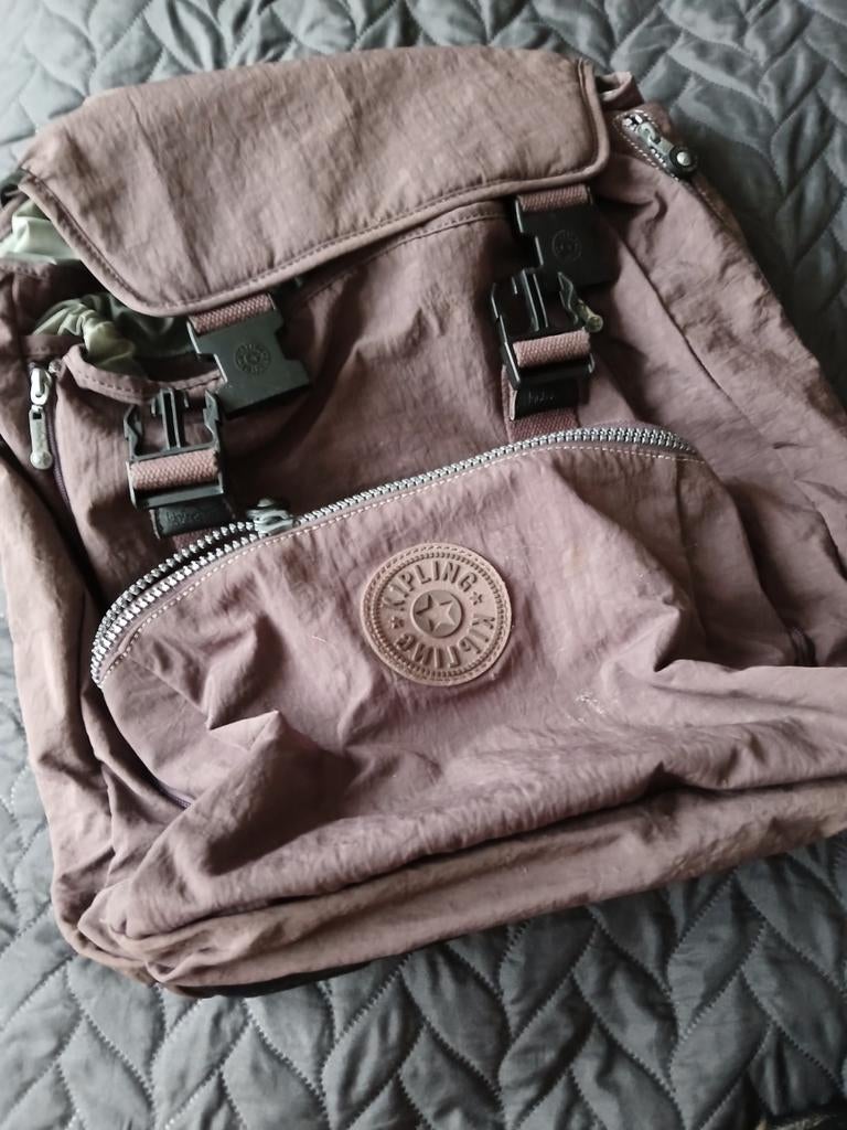 Grote Kipling rugtas/laptoptas met veel afsluitbare zakken, Sieraden, Tassen en Uiterlijk, Ophalen, 40 cm of meer, Kipling, Zo goed als nieuw