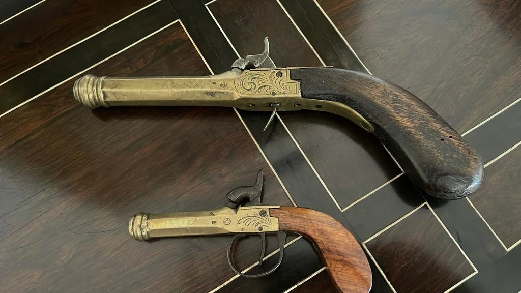 2 antieke percussie pistolen / van voor 1850, Verzamelen, Militaria | Algemeen, Landmacht, Ophalen