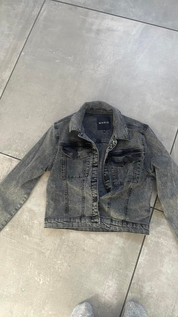 Nikki spijkerjasje mt 36, Ophalen of Verzenden, Zo goed als nieuw, Nikkie, Maat 36 (S)